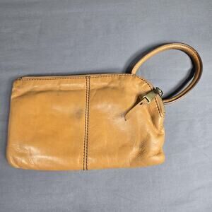 HOBO Sable Leather Wristlet Clutch Womens Tan Brown Zip Top Wallet Purse Bag